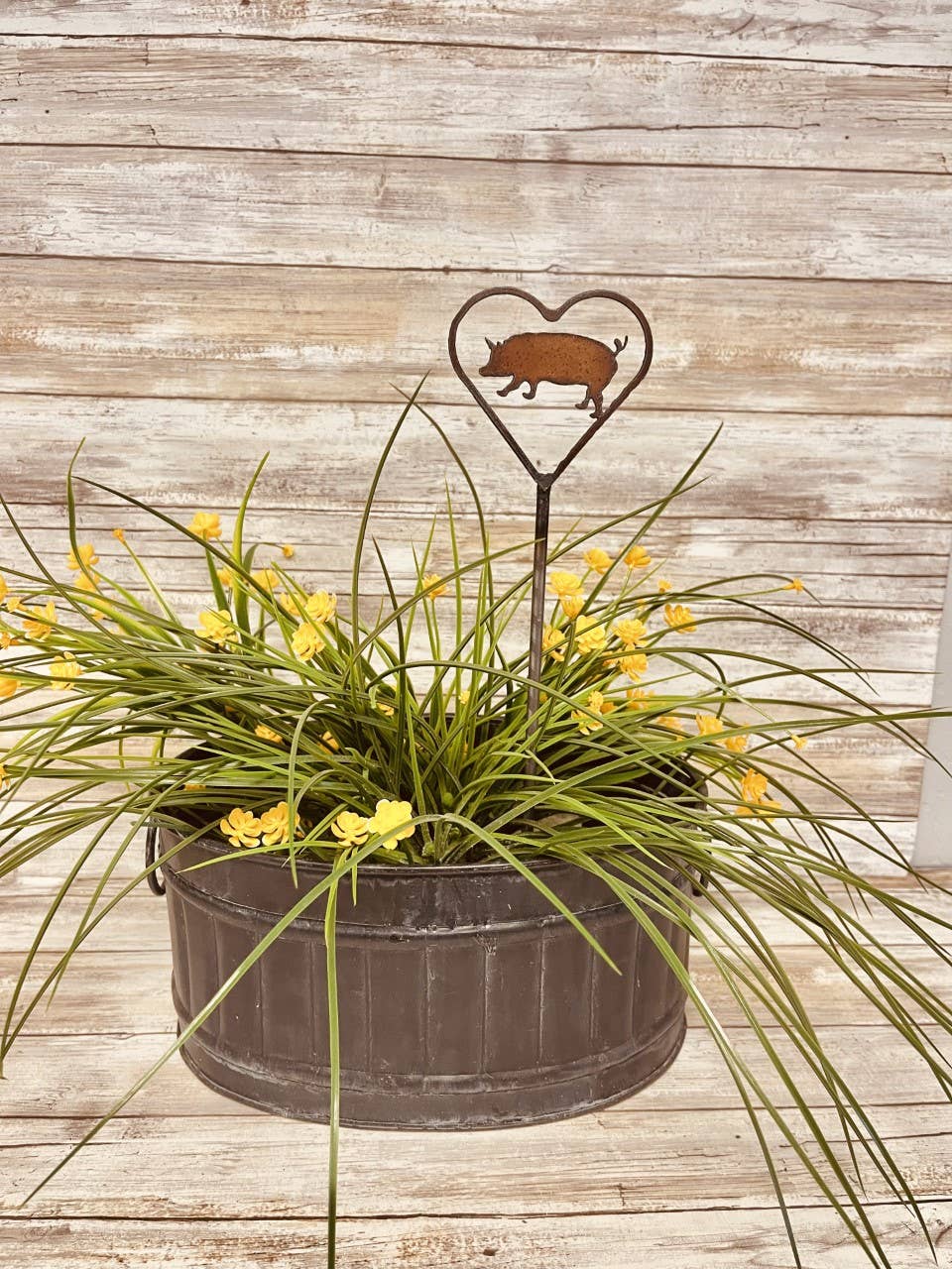 Heart Outline with Pig Plant Stake 4H Gift Garden