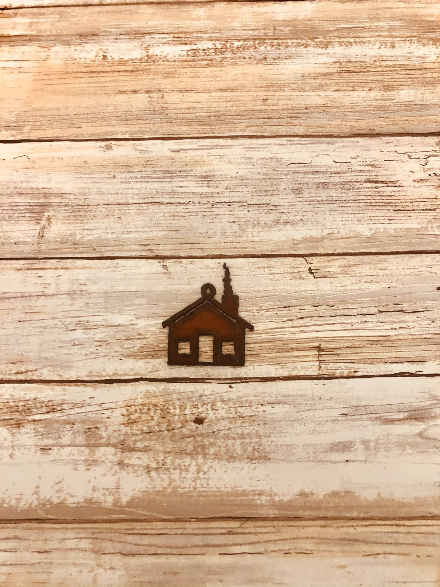 Cabin Charm Lodge Pendant