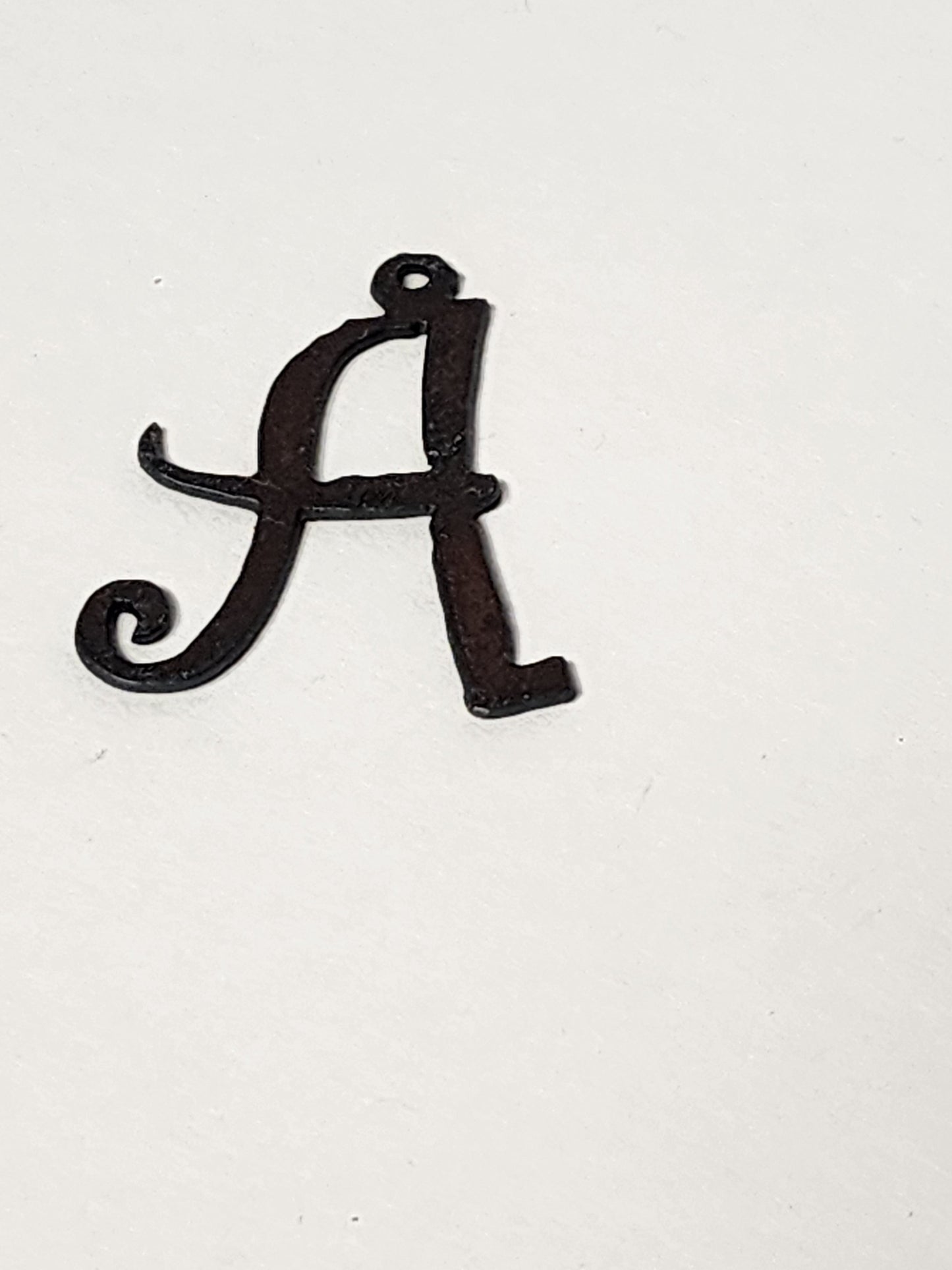 ."Curls" font Initial Charm