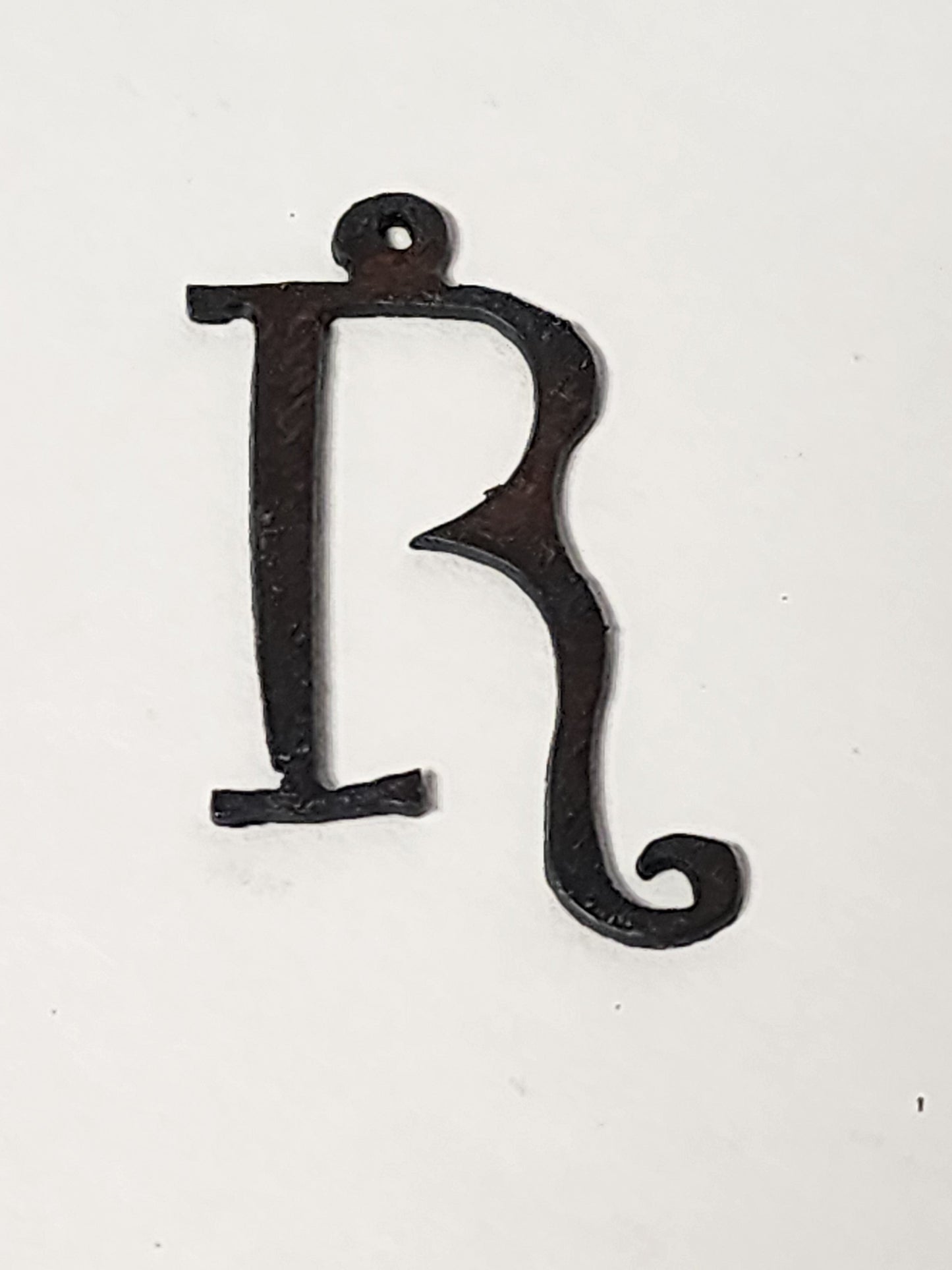 ."Curls" font Initial Charm