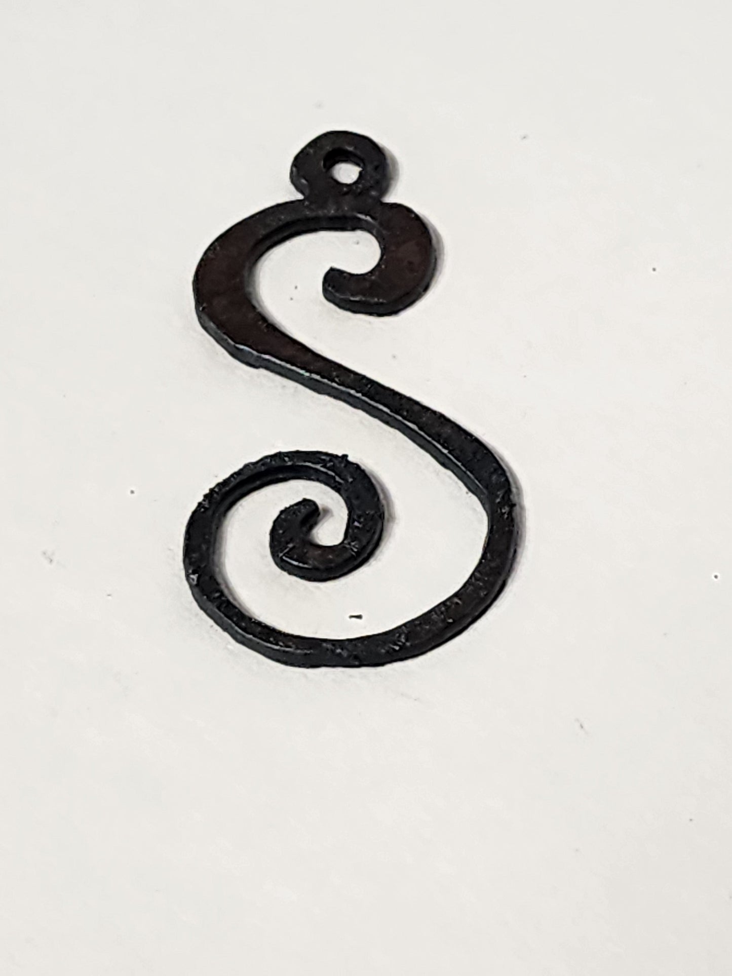 ."Curls" font Initial Charm