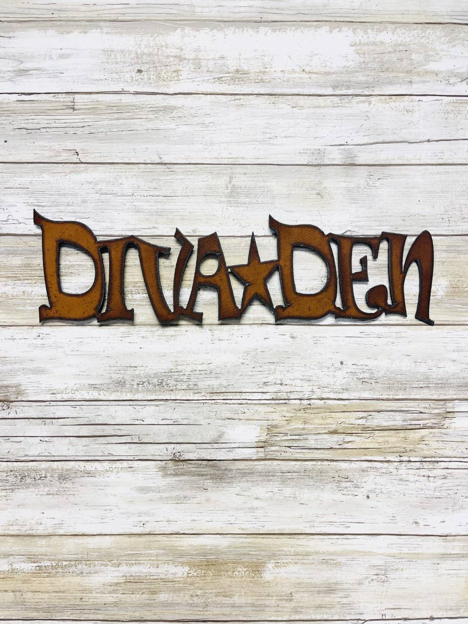 DivaDen Metal Rustic Chic Sign