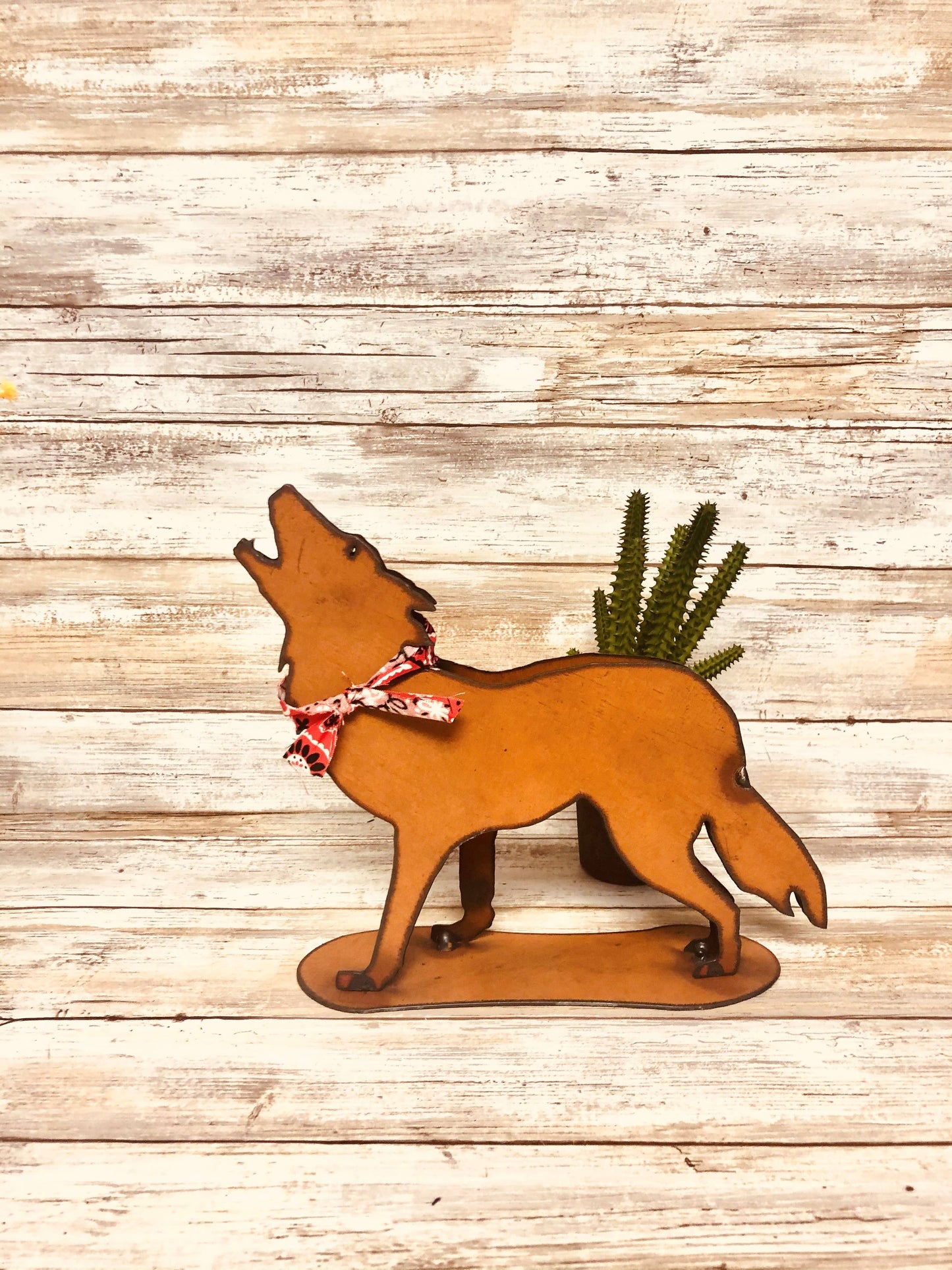 Coyote Small Howling Rusty Desert Rustic Garden Yard Art