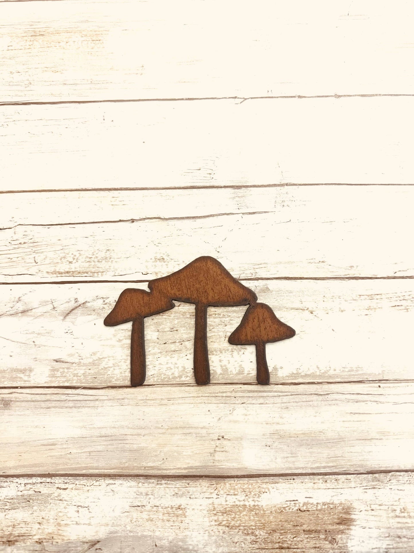 Triple Mushroom Rustic Metal Magnet Garden decoration