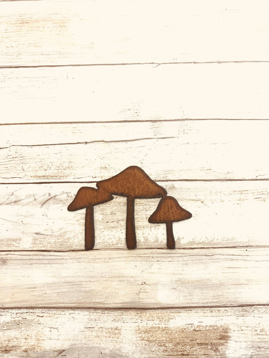 Triple Mushroom Rustic Metal Magnet Garden decoration