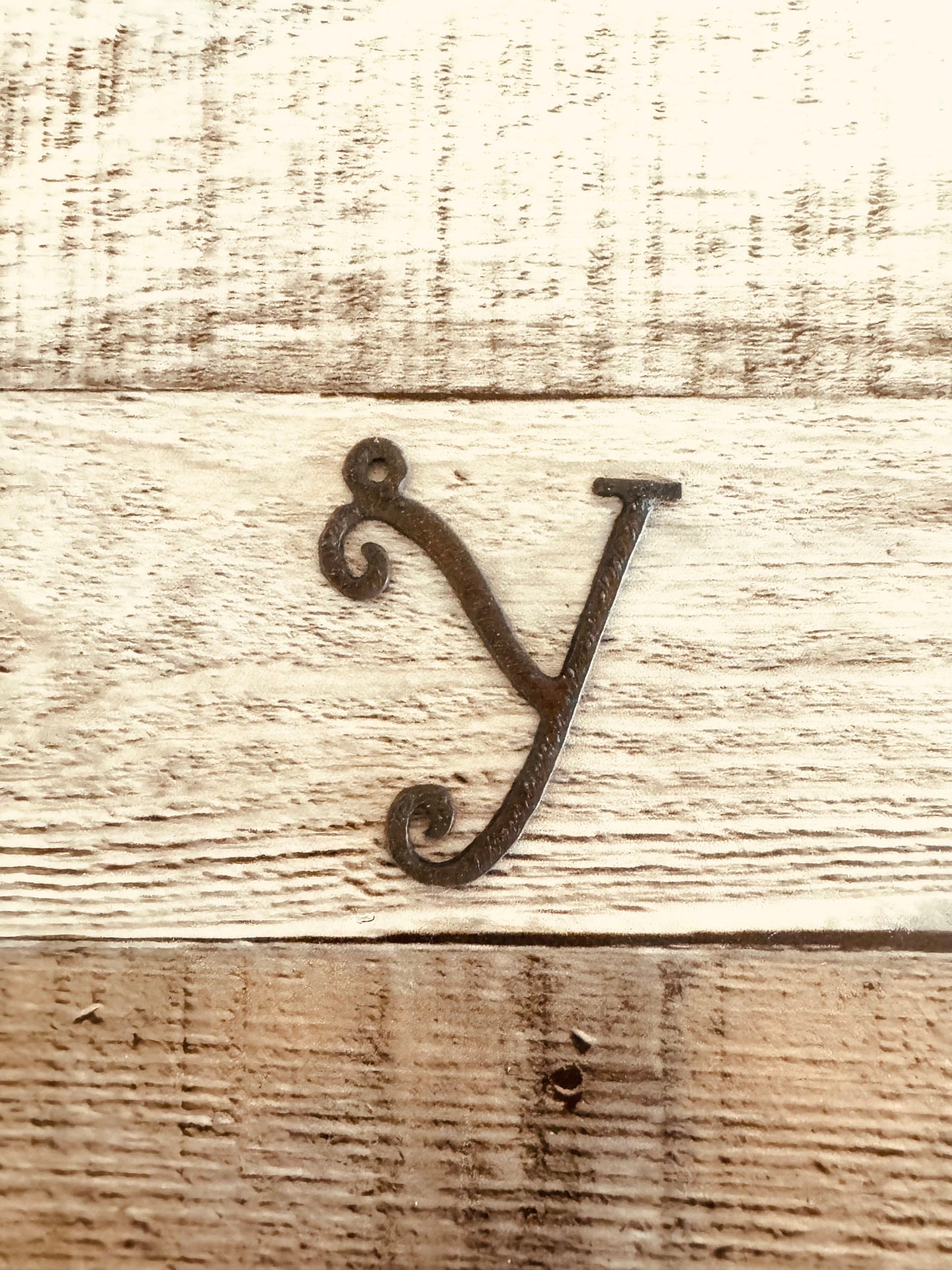 ."Curls" font Initial Charm